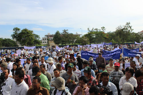 Hàng vạn người Campuchia biểu tình
