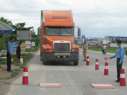 Sáng 25.7, trạm cân xe quá tải ở xã Cẩm Vịnh vẫn hoạt động bình thường