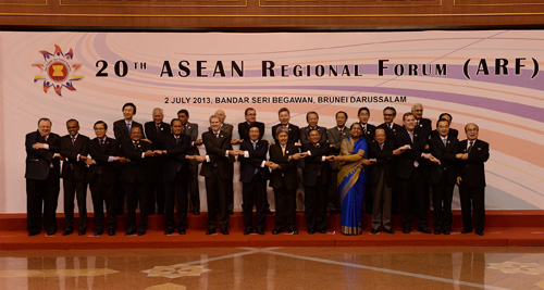 Ngoại trưởng các nước trong ARF chụp ảnh chung trước phiên họp 
