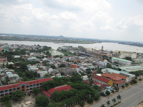 KCN Biên Hòa 1 bên sông Đồng Nai