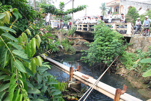 Khảo sát hiện trạng đường nước thải KCN Biên Hòa 1 ra sông Đồng Nai 2