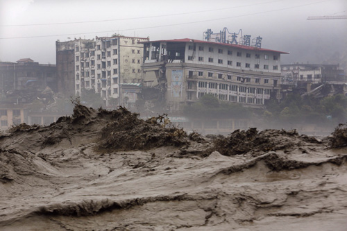 Lũ lụt tại Trung Quốc, 40 người bị chôn vùi d