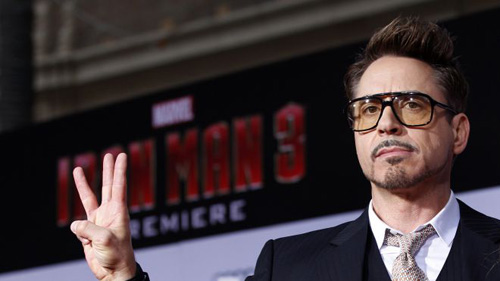 Robert Downey Jr. tại buổi ra mắt phim Iron man 3 ở nhà hát El Capitan, Hollywood hôm 24.4 - d