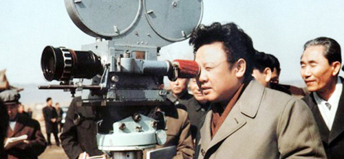 Ông Kim Jong-il tại trường quay của bộ phim Pulsagari - d