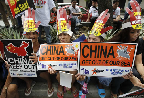 Người Philippines trong cuộc biểu tình tại Makati ngày 24.7 - d