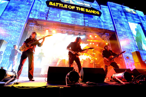 Quán quân Tiger Translate 2013 – ban nhạc Parasite đã cháy hết mình trên sân khấu và lan tỏa “Ngọn lửa Rock” đến hàng nghìn khán giả bên dưới