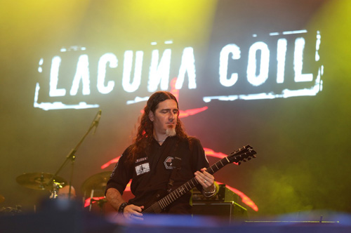 Sự xuất hiện Lacuna Coil đã thổi bừng ngọn lửa đam mê của các rock fans Sài thành