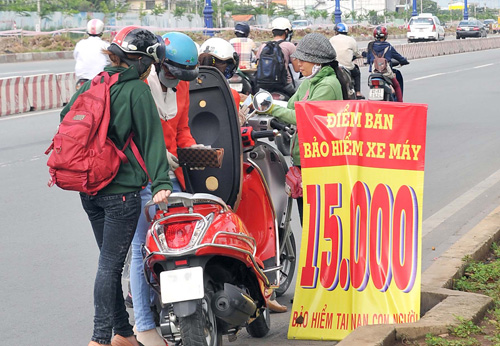 Bán bảo hiểm xe máy ở xa lộ Hà Nội - d