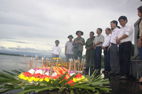 Chiều tháng 7, bên dòng Thạch Hãn...5