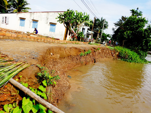 Hậu Giang: Báo động sạt lở