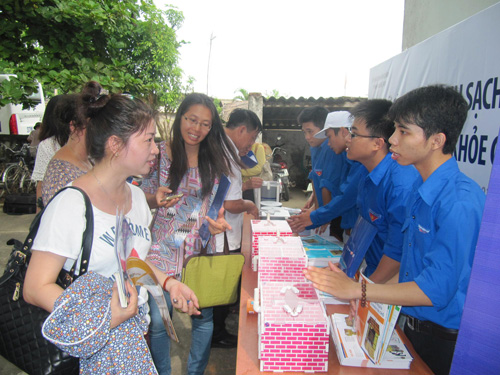 (TNO) Sáng nay 2.7, tại xã Kim Liên, H.Nam Đàn, tỉnh Nghệ An, Bộ Y tế và hãng Unilever tổ chức lễ phát động chiến dịch truyền thông vận động cộng đồng xây dựng, sử dụng nhà tiêu hợp vệ sinh nhằm ngăn ngừa dịch bệnh. 