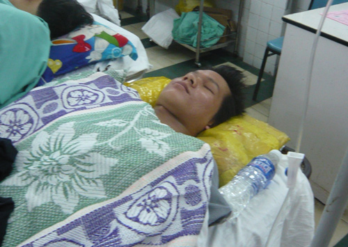 Bệnh nhân đang được điều trị tại Bệnh viện Chấn thương chỉnh hình TP.HCM - Ảnh Nguyên Mi