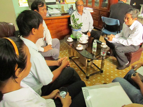 Sở GD-ĐT tỉnh Khánh Hòa và lãnh đạo Trường PTTH chuyên Lê Quý Đôn làm việc với gia đình em T.T.N.T sáng 1.8
