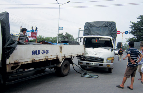 Đụng xe liên hoàn trên xa lộ d