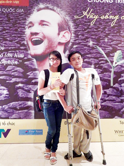 Thanh Hoa (bên trái) tham dự sự kiện Nick Vujicic đến Việt Nam - d