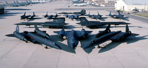 Siêu máy bay do thám Mỹ SR-71, vốn cũng được phát triển tại Khu vực 51 - d