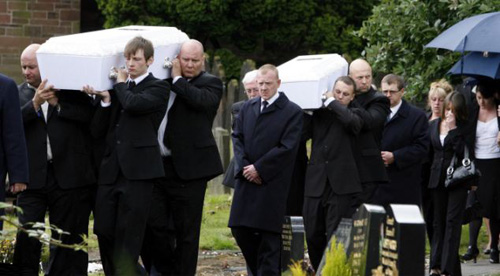 Bi kịch gia đình ở North Wales, khi người cha giết hai con vào năm 2008 - d