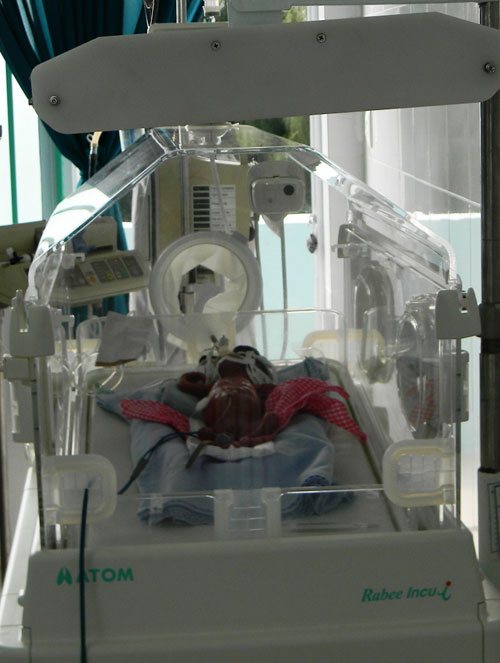 Vụ trẻ sơ sinh suýt bị chôn sống: Cảnh cáo trưởng kíp trực