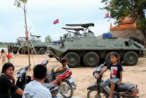 Quân cảnh Campuchia biểu dương lực lượng