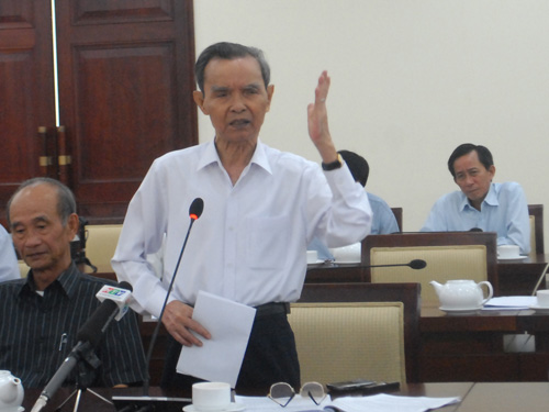 Trung tướng Nguyễn Thới Bưng, nguyên Thứ trưởng Bộ Quốc phòng, phát biểu tại hội nghị 
