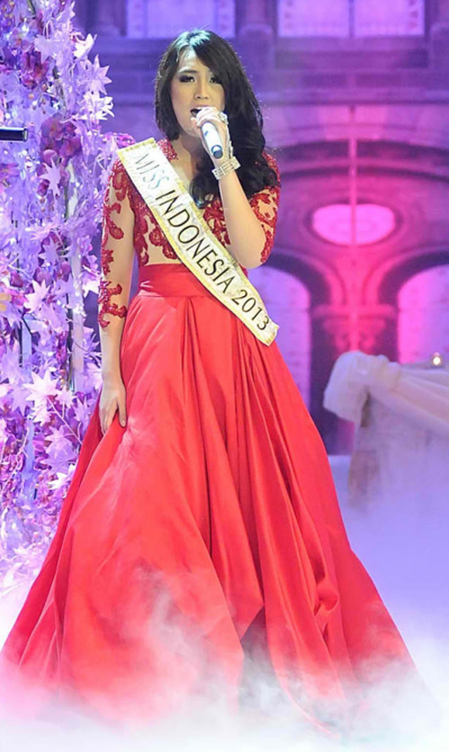 Hoa hậu Indonesia Vania Larissa có thể hát được các nốt rất cao đã lọt vào chung kết Hoa hậu Tài năng - d