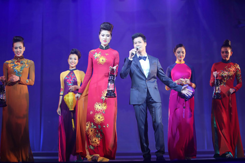 Quang Dũng cùng các người mẫu Hoa hậu VN và Ukraine tạo nên các chum nhạc phẩm về Hà Nội thật lắng động
