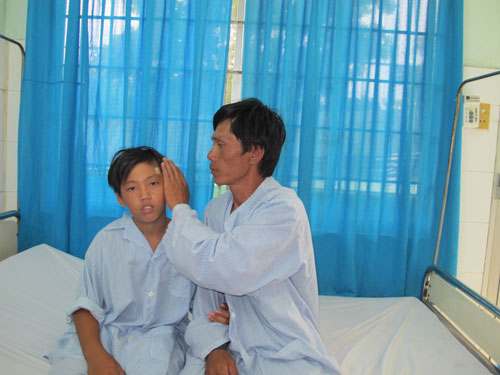 Cha con anh Thanh tại Bệnh viện Lê Lợi