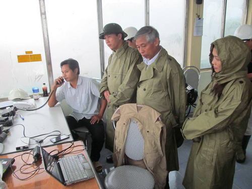 Ban chỉ huy phòng chống lụt bão và tìm kiếm cứu nạn tỉnh Hà Tĩnh tiếp tục theo dõi sát sao diễn biến phức tạp của bão