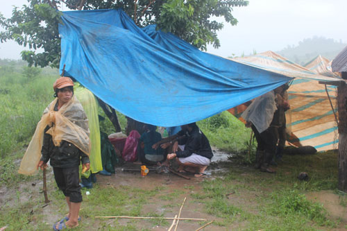 Lũ cuốn trôi hai học sinh 4