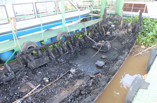 Cháy thuyền trên sông Đồng Nai, một phụ nữ tử vong 2