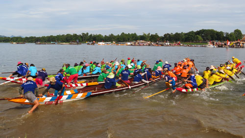 Sôi nổi hội đua thuyền rồng trên sông Hương 1