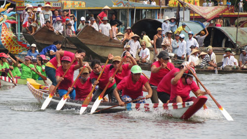 Sôi nổi hội đua thuyền rồng trên sông Hương 2