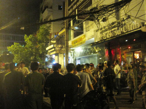 2 quán bar trá hình ở Sài Gòn bị sờ gáy 2