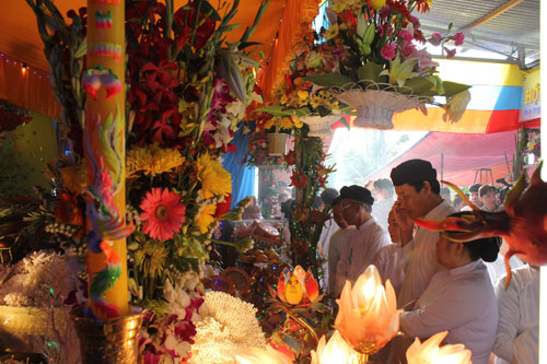 Tháng Giêng, tháng Tám về Tây Ninh xem lễ