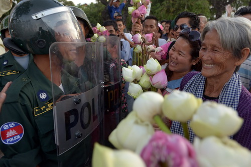 Biểu tình nổ ra ở Campuchia