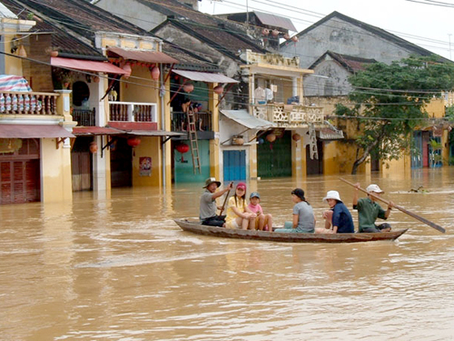 Tự động báo mức ngập lụt cho người dân hạ du qua sóng điện thoại