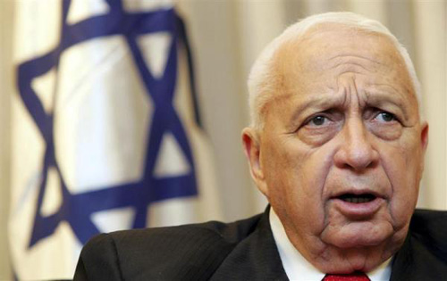 Cựu Thủ tướng Israel Ariel Sharon - Ảnh: Reuters
