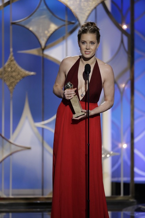 Amy Adams bất ngờ đánh bại Meryl Streep để giành giải Nữ diễn viên chính xuất sắc trong phim hài/âm nhạc