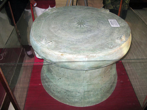 Trống đồng đền Hùng được lưu giữ tại Bảo tàng Hùng Vương, TP.Việt Trì, tỉnh Phú Thọ - Ảnh: Hoàng Long