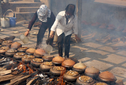 ‘Hiệp hội cá kho’ đón tết