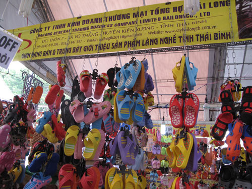 Hàng Trung Quốc tràn ngập hội chợ hàng Việt