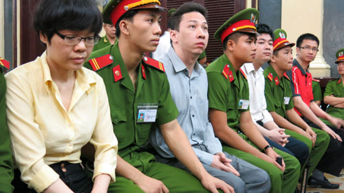 Xét xử sơ thẩm vụ án Huỳnh Thị Huyền Như: Bỏ túi tiền tỉ lãi suất chênh lệch