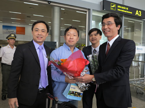 Đón chuyến bay quốc tế đến 'xông đất' Đà Nẵng 