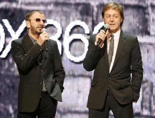 Ringo Starr và Paul Mc Cartney biểu diễn tại lễ trao giải Grammy