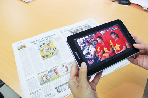 Xem clip, hình ảnh 3D trên báo in Thanh Niên
