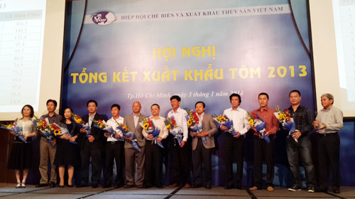 Xuất khẩu tôm đạt 3 tỉ USD