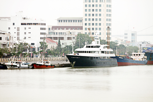 siêu du thuyền trên sông hàn - ảnh nguyễn tú