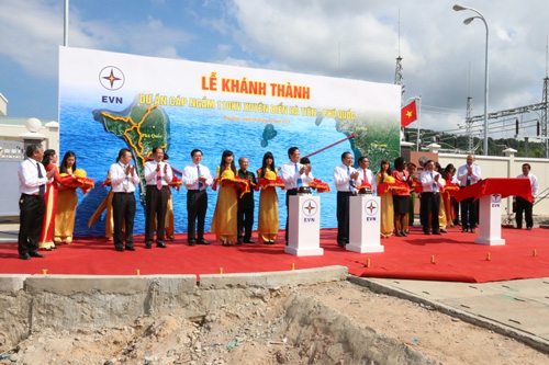 Thủ tướng Nguyễn Tấn Dũng dự lễ khánh thành tuyến cáp ngầm xuyên biển Hà Tiên - Phú Quốc - Ảnh: EVN