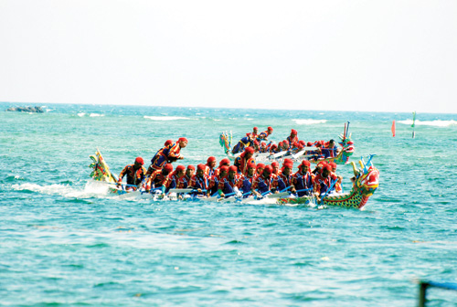Lễ hội đua thuyền đầu xuân trên đảo Lý Sơn