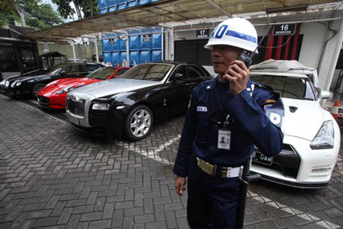 Indonesia bắt nữ tỉnh trưởng đầu tiên vì tội tham nhũng